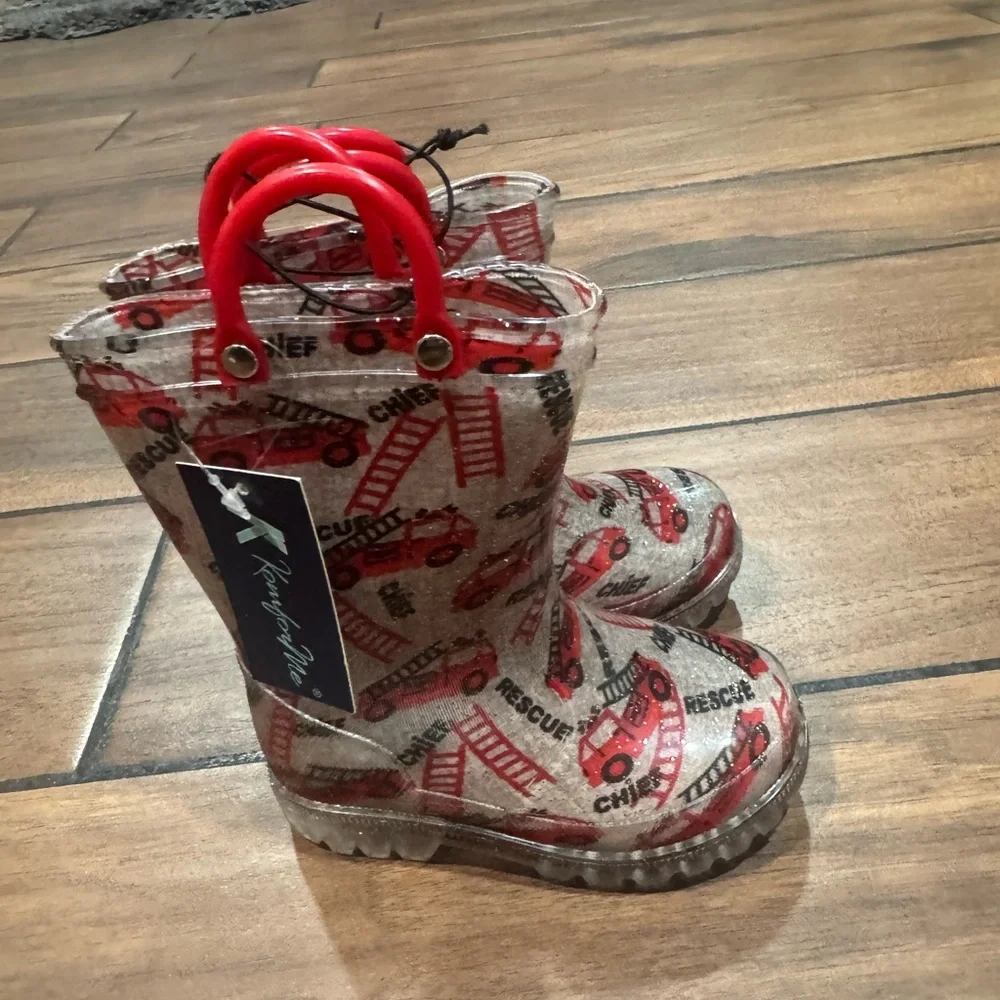 KOMFOR ME Red fire truck light up rain boots size 7